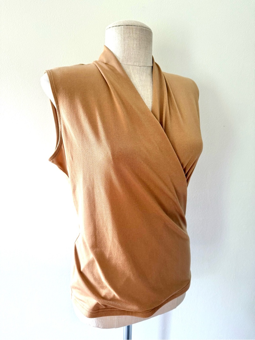 Banana Republic Afternoon Latte Crepe Wrap Top S Corporate Chic Minimalist Work - Picture 8 of 14